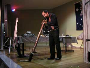 GRAHAM ELLIOTT PLAYING DIDGERIDOO